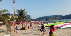Ponta da Praia amplo 3dorm 3ban frente ao mar